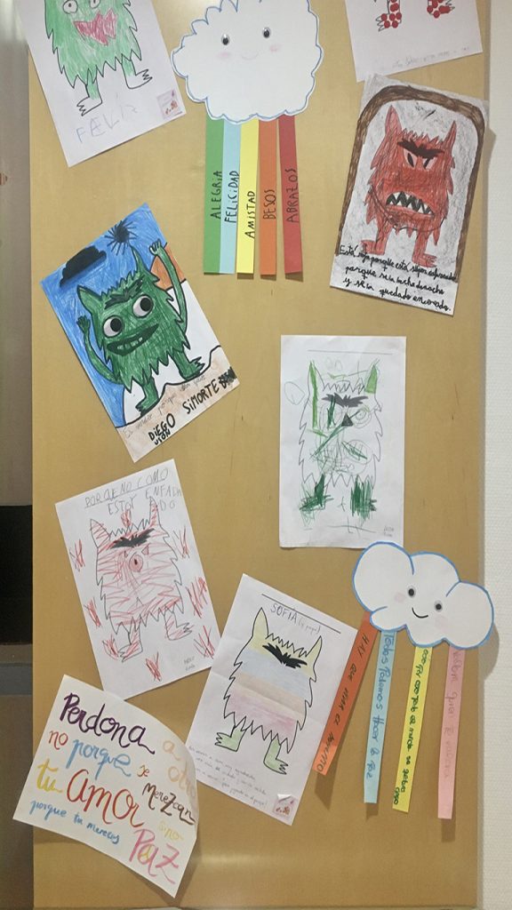 Dibujos de los niños del aula